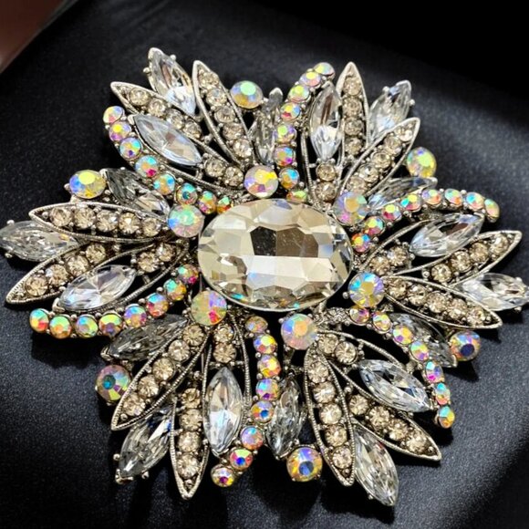 Brand New Big Crystal Flower Brooch Pin, Wedding Brooch - Picture 1 of 2